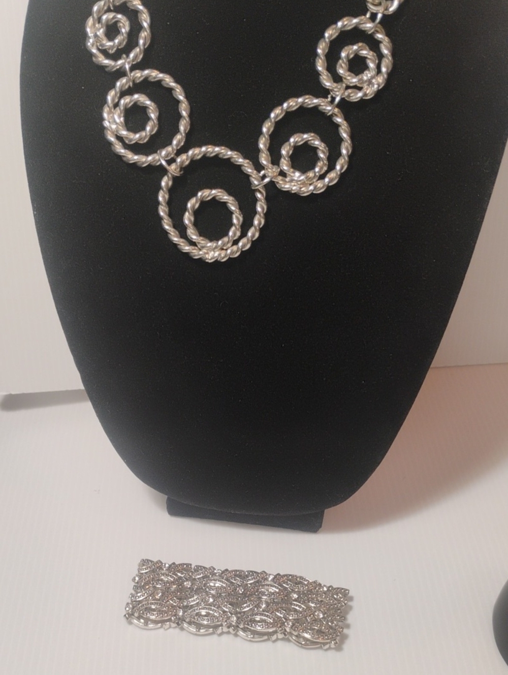 Georgeous Silver Necklace & Bracelet - Picture 6 of 6